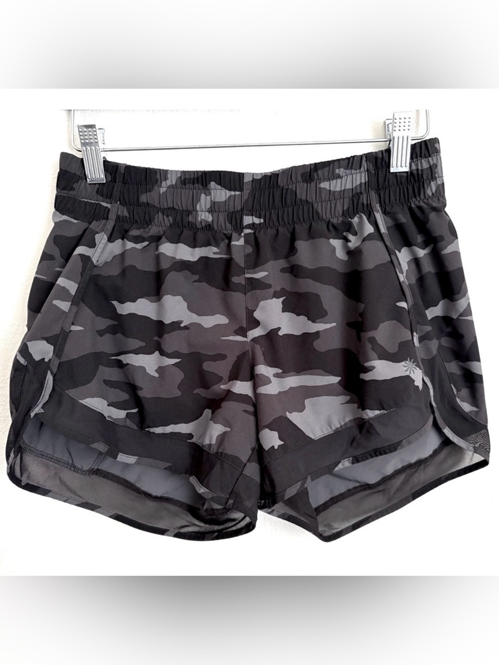 Athleta Camo Mesh Vented Racer Run Short Sz XS 4”